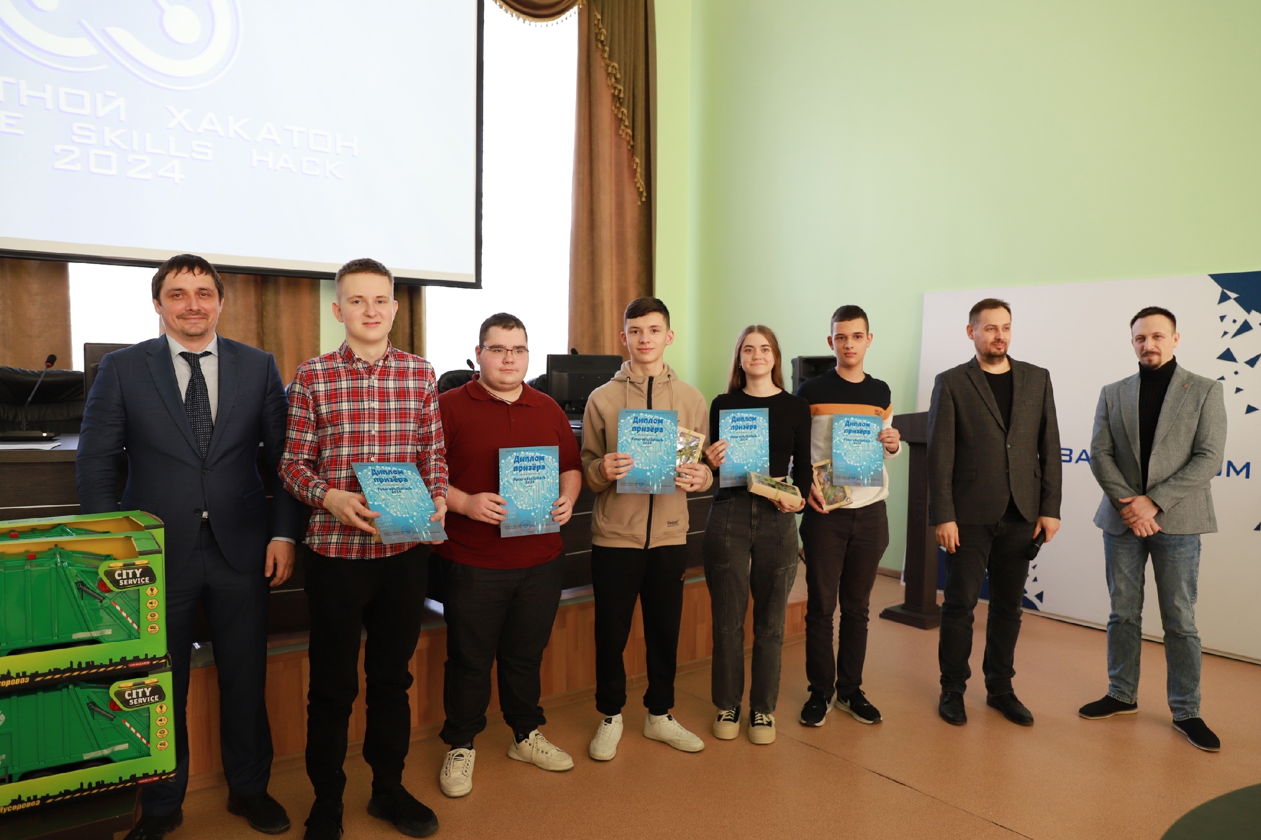 «Тамбовская сетевая компания» наградила победителей областного Хакатона «Future Skill Hack»